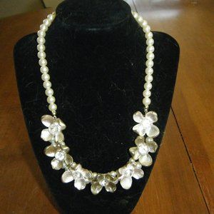 18: Faux Pearl Crystal Flower Necklace
